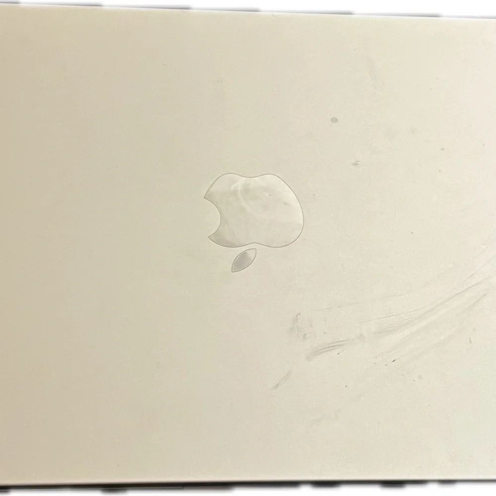 Apple MacBook Air M2, 13.5”, Starlight